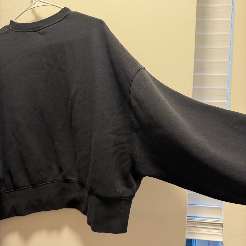 Nike Oversized Cropped Sweatshirt Women's Medium Crewneck Pullover Streetwear - Picture 7 of 15